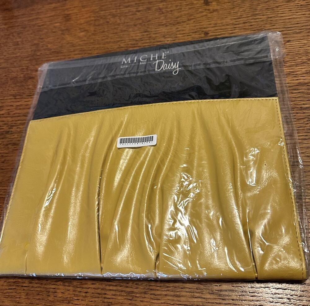 Miche Daisy Classic Shell Yellow Interchangeable Cover NWT